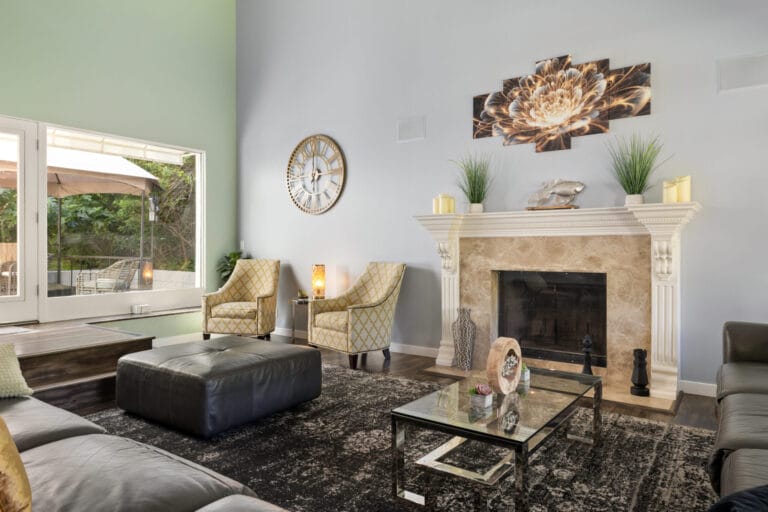 Amigo Living Room & Fireplace